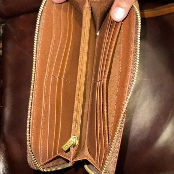 Fossil Leather Logan Zip Around Clutch - Picture 13 of 16
